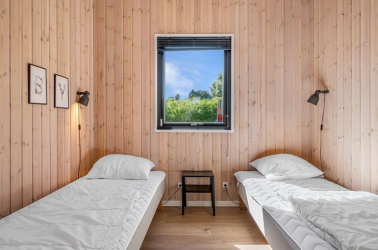 Vakantiehuis "Abbo" - 750m from the sea