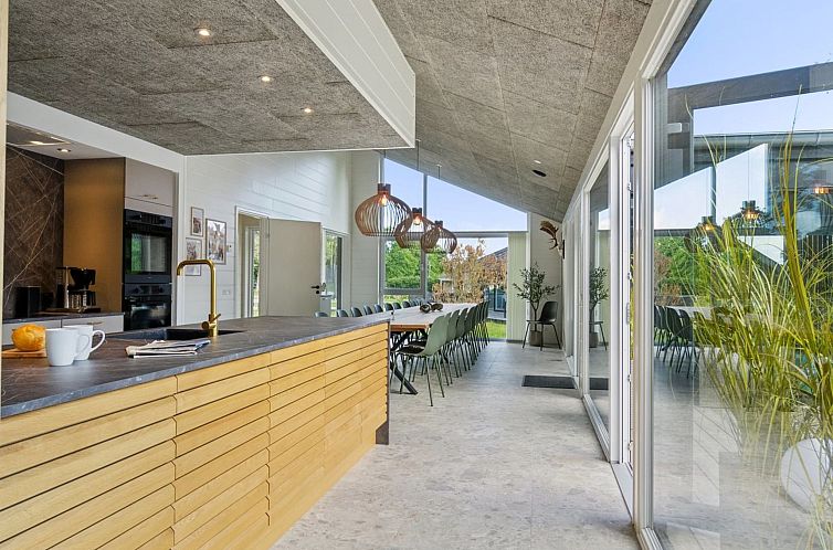 Vakantiehuis "Abbo" - 750m from the sea