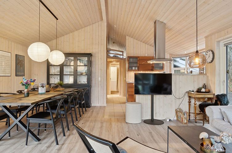 Vakantiehuis "Ananda" - 900m from the sea