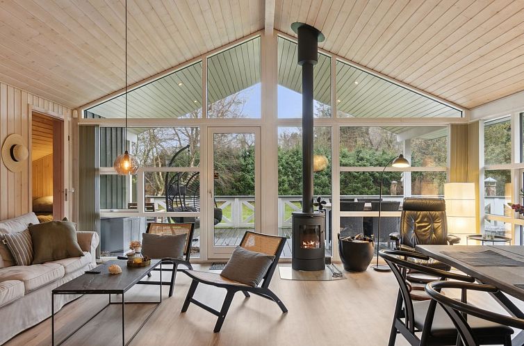 Vakantiehuis "Ananda" - 900m from the sea