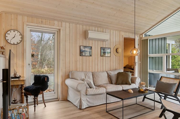 Vakantiehuis "Ananda" - 900m from the sea