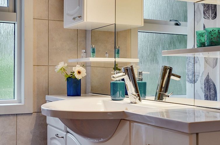 Vakantiehuis "Hermand" - 700m from the sea