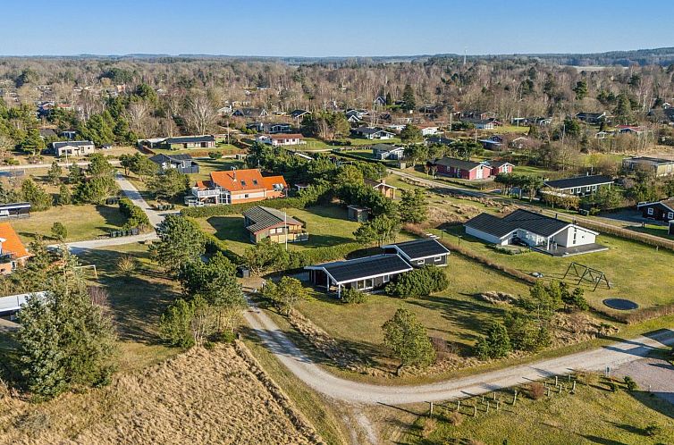 Vakantiehuis "Mirkka" - 200m from the sea