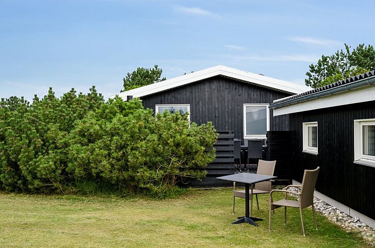 Vakantiehuis "Mirkka" - 200m from the sea