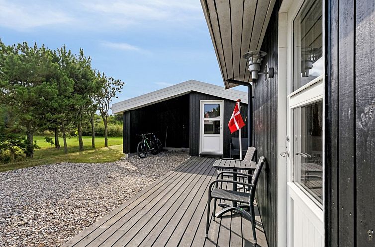 Vakantiehuis "Mirkka" - 200m from the sea