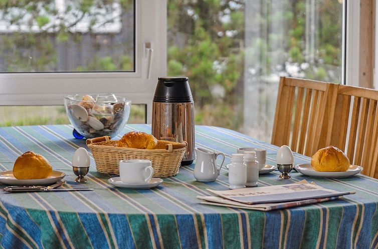 Vakantiehuis "Suometar" - 90m from the sea