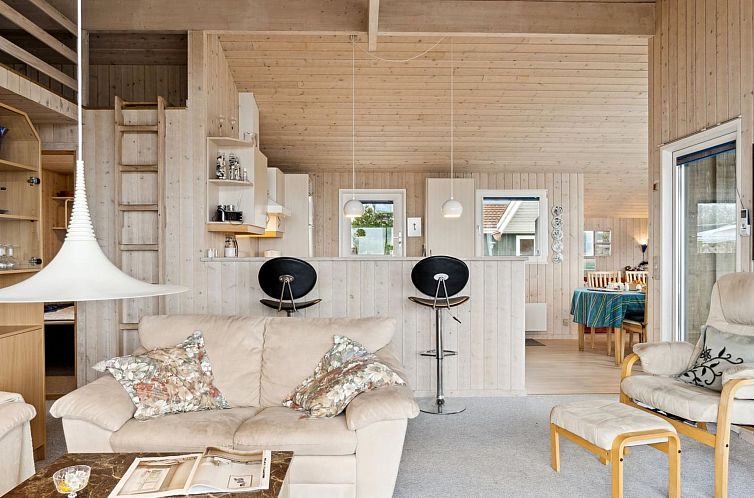 Vakantiehuis "Suometar" - 90m from the sea