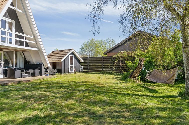 Vakantiehuis "Edgar" - 300m from the sea