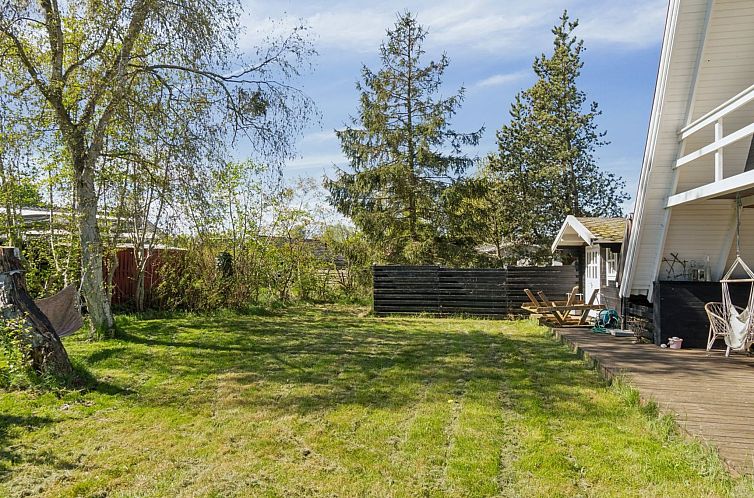 Vakantiehuis "Edgar" - 300m from the sea
