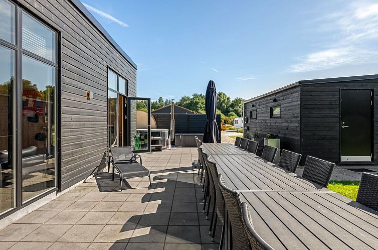 Vakantiehuis "Abbo" - 750m from the sea