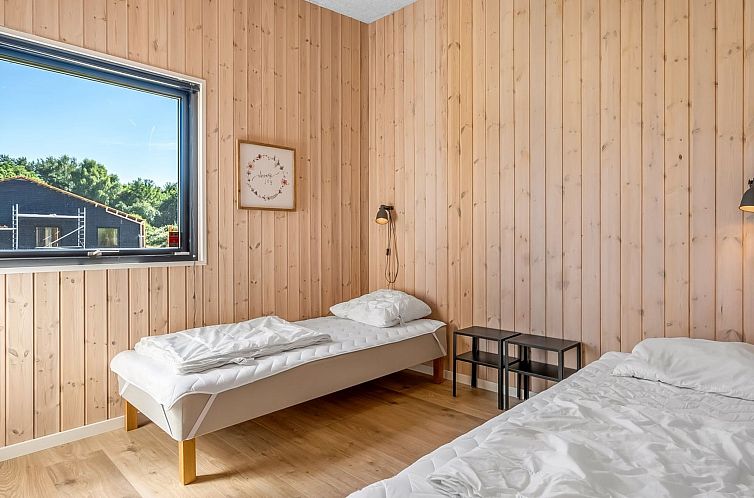 Vakantiehuis "Abbo" - 750m from the sea