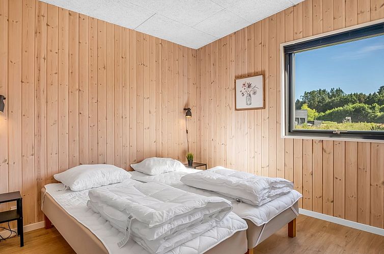 Vakantiehuis "Abbo" - 750m from the sea