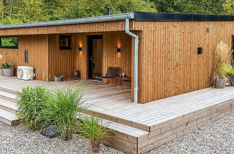 Vakantiehuis "Karlene" - 300m from the sea