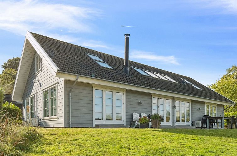 Vakantiehuis "Marrit" - 500m from the sea