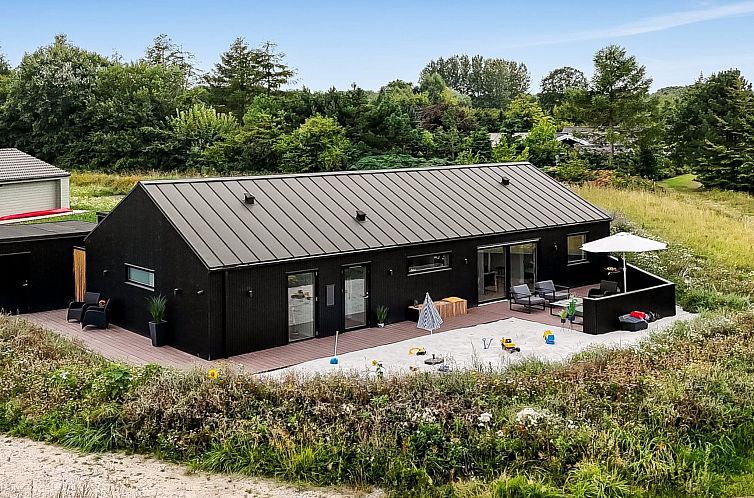 Vakantiehuis "Artur" - 800m from the sea