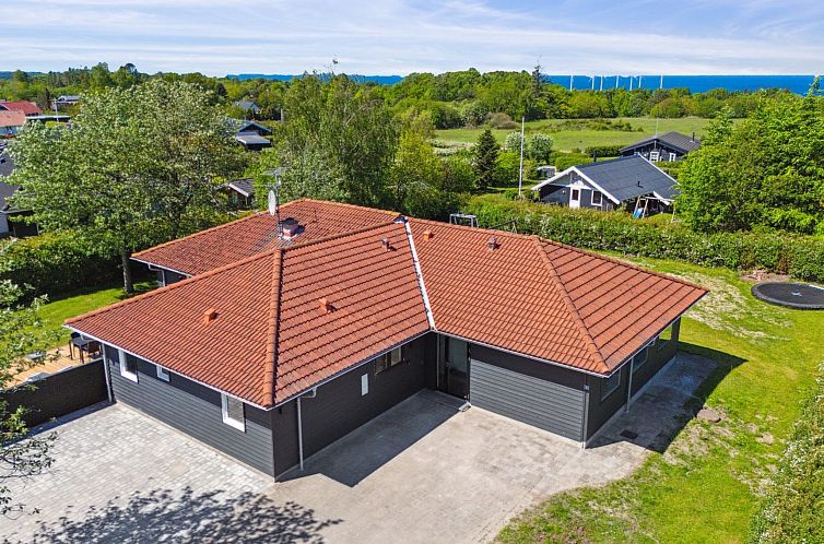 Vakantiehuis "Eunice" - 850m from the sea