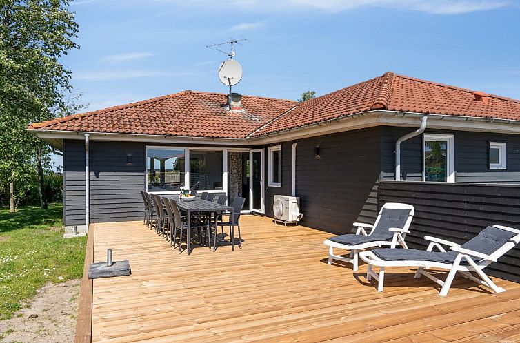 Vakantiehuis "Eunice" - 850m from the sea