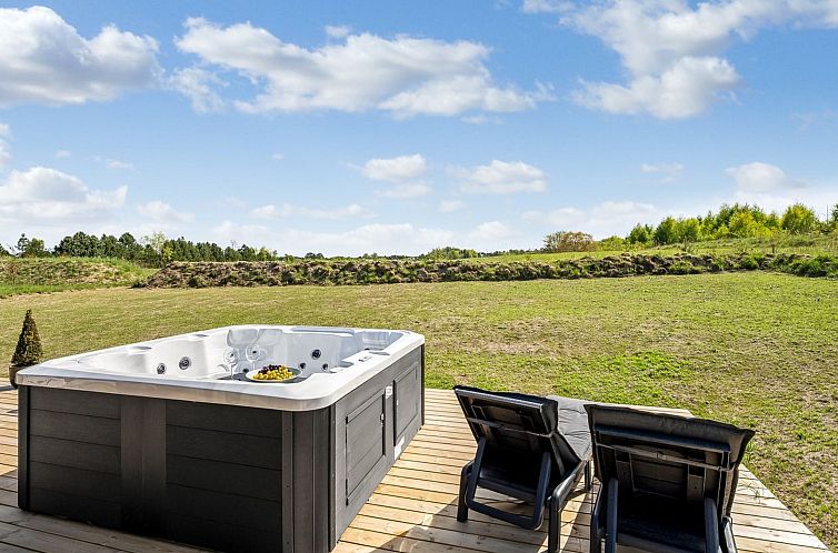 Vakantiehuis "Junis" - 900m from the sea