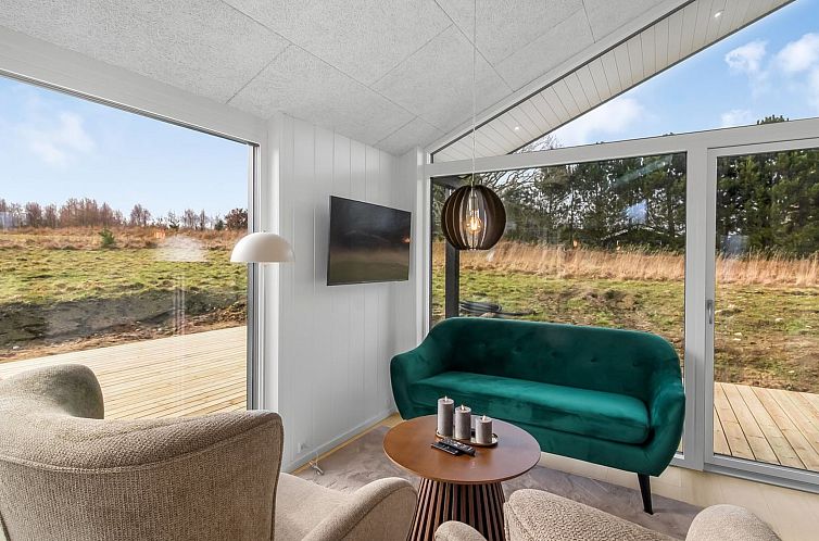 Vakantiehuis "Junis" - 900m from the sea