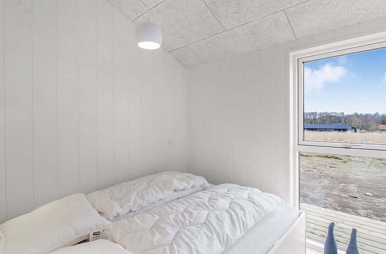 Vakantiehuis "Junis" - 900m from the sea