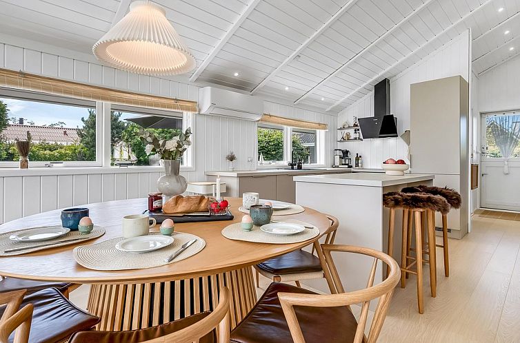 Vakantiehuis "Kristanna" - 1.2km from the sea