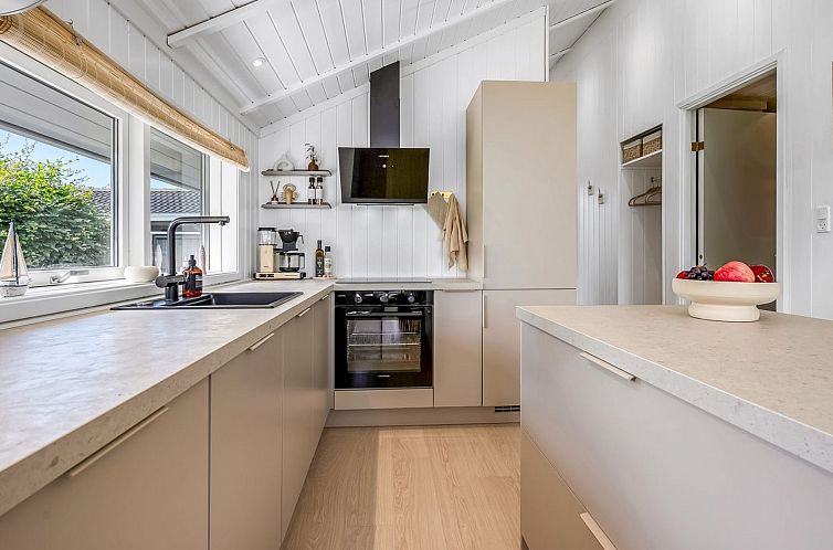Vakantiehuis "Kristanna" - 1.2km from the sea