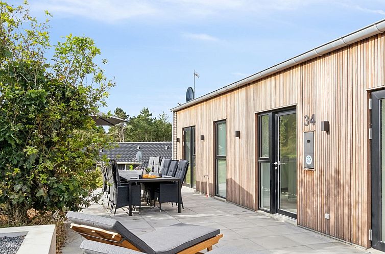 Vakantiehuis "Ann" - 1.3km from the sea