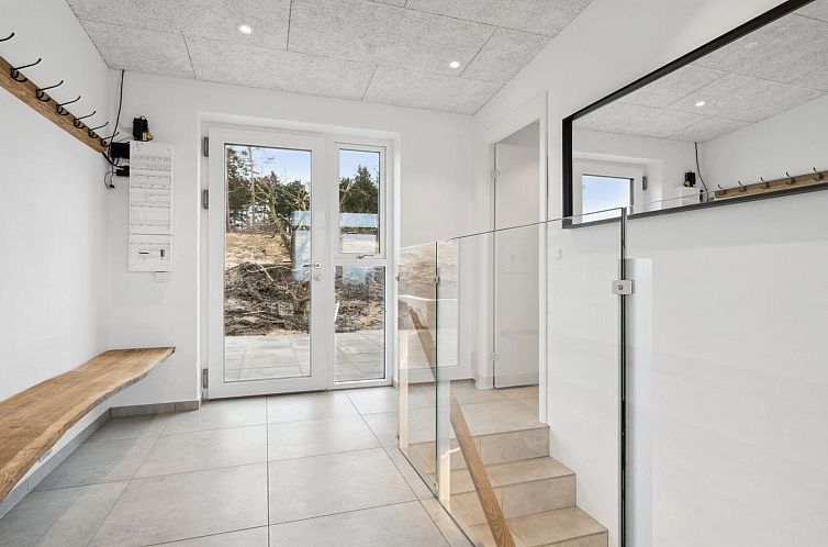 Vakantiehuis "Ann" - 1.3km from the sea