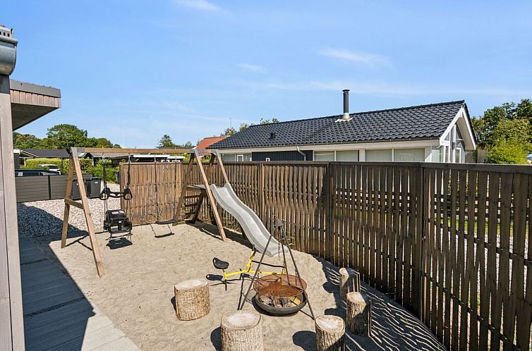 Vakantiehuis "Elvie" - 150m from the sea