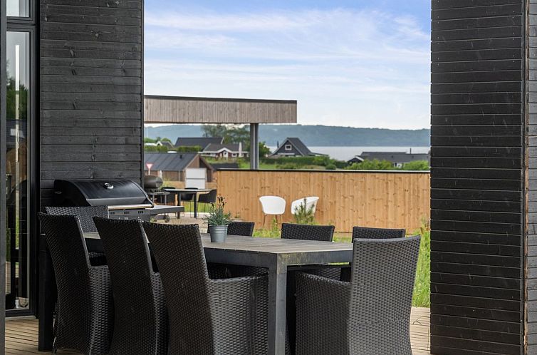 Vakantiehuis "Anelle" - 500m from the sea