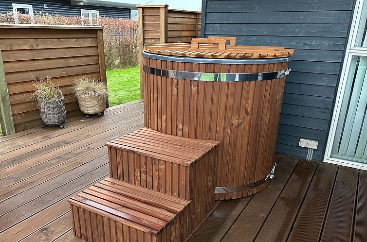 Vakantiehuis "Nine" - 200m from the sea