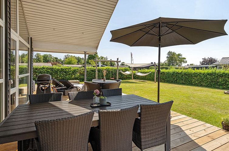 Vakantiehuis "Nine" - 200m from the sea