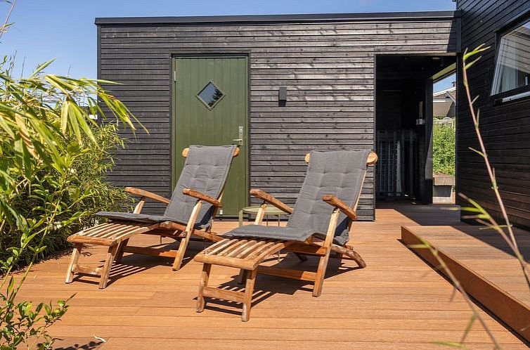 Vakantiehuis "Karitte" - 300m from the sea