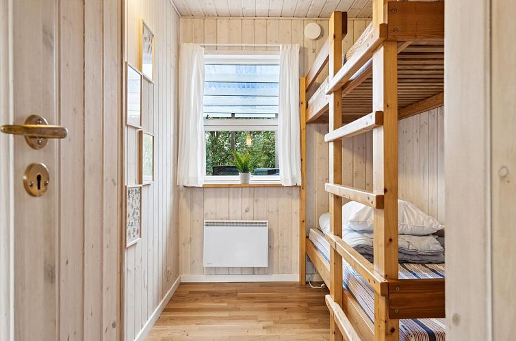 Vakantiehuis "Karitte" - 300m from the sea