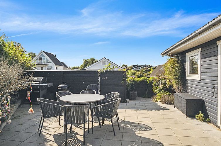 Vakantiehuis "Alimpij" - 5m from the sea