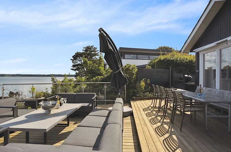 Vakantiehuis "Alimpij" - 5m from the sea