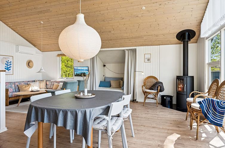 Vakantiehuis "Anne" - 150m from the sea