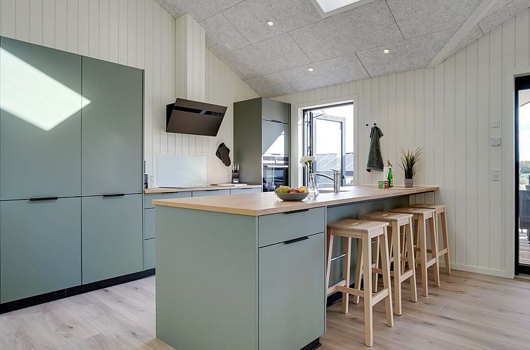 Vakantiehuis "Alpo" - 450m from the sea