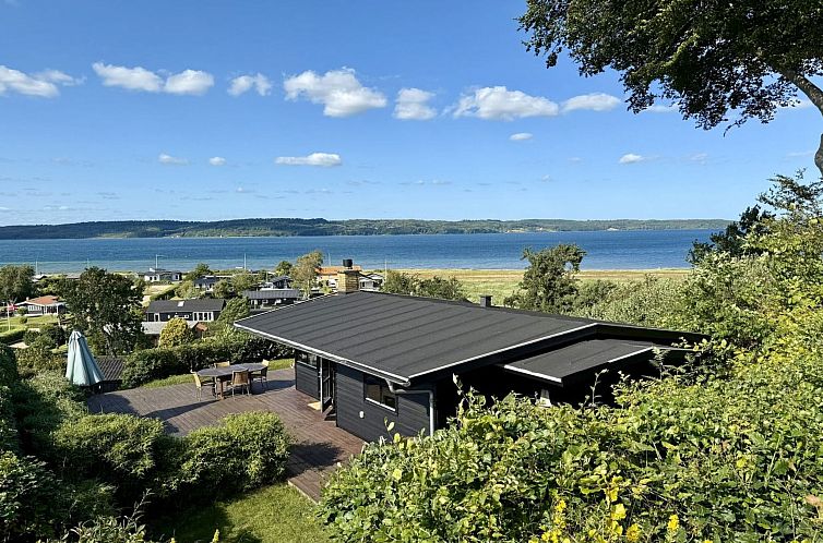 Vakantiehuis "Stjerne" - 300m from the sea