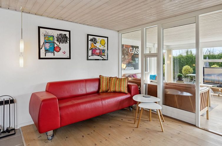 Vakantiehuis "Mena" - 200m from the sea