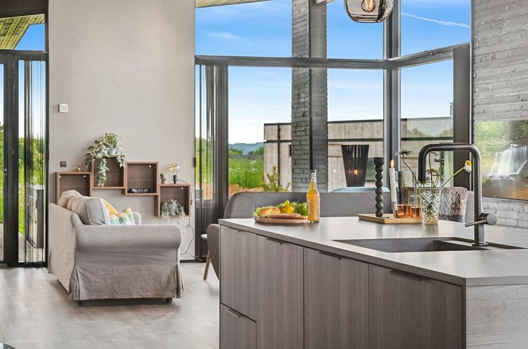 Vakantiehuis "Mena" - 200m from the sea