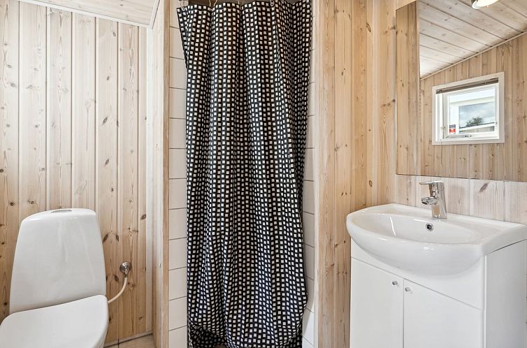 Vakantiehuis "Mena" - 200m from the sea