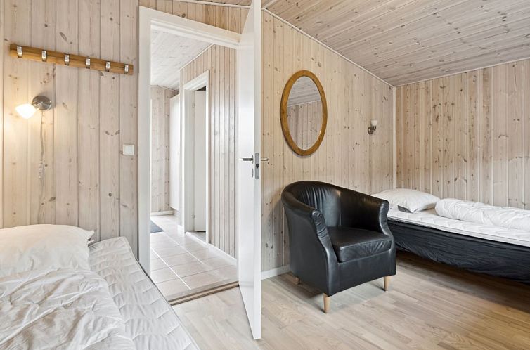 Vakantiehuis "Mena" - 200m from the sea