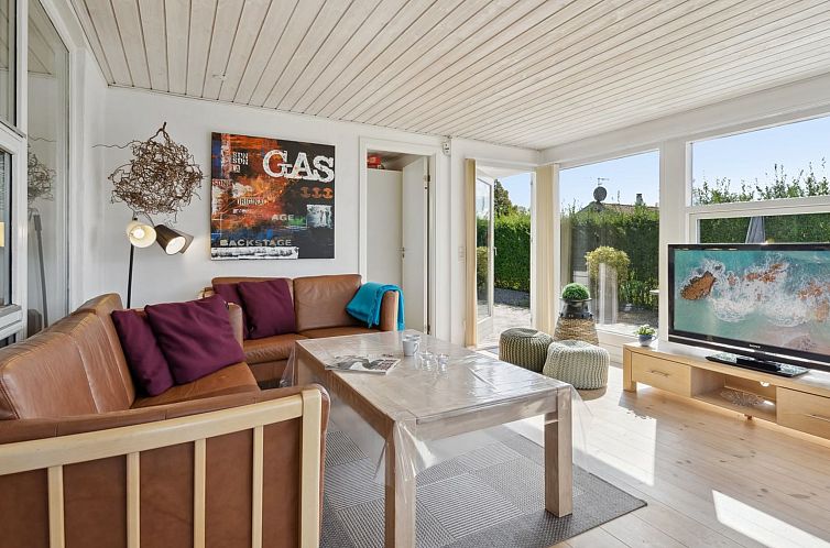 Vakantiehuis "Mena" - 200m from the sea