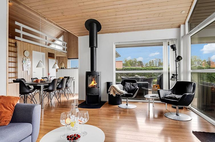 Vakantiehuis "Alpo" - 450m from the sea