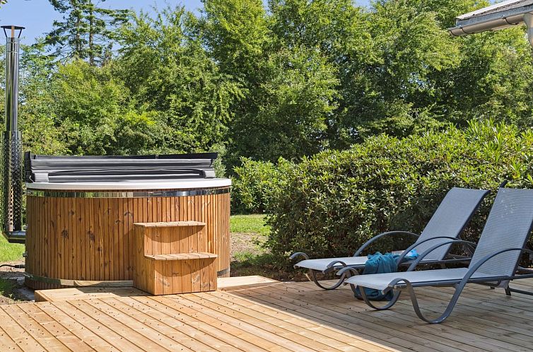 Vakantiehuis "Enrica" - 250m from the sea