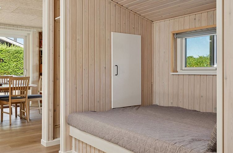 Vakantiehuis "Enrica" - 250m from the sea