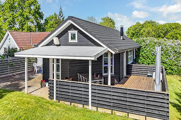 Vakantiehuis "Terttu" - 250m from the sea