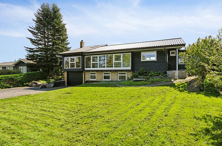 Vakantiehuis "Sölvy" - 300m from the sea