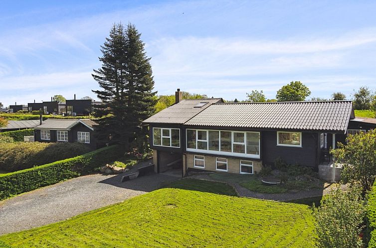 Vakantiehuis "Sölvy" - 300m from the sea